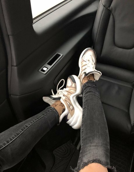 linda 0nline naked actress image