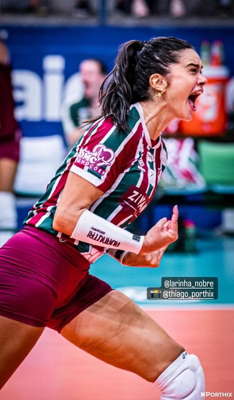 Lara Nobre model hot photo