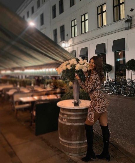 athletic milf onlyfans art porn galleries