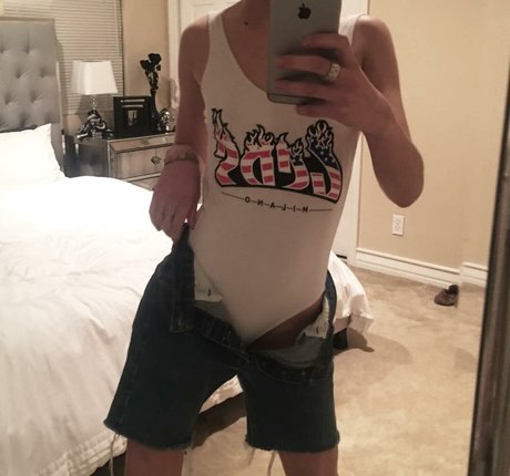 Amanda Steele porn actress pics