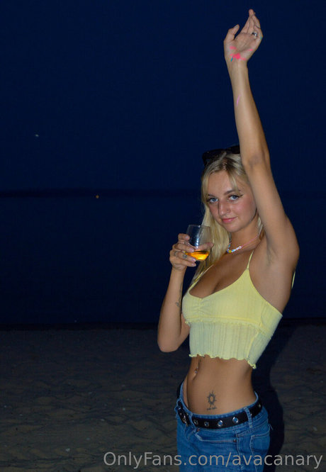 avacanary model free gallery