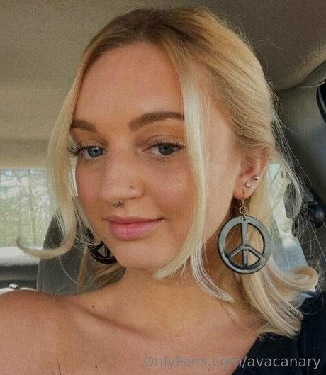 avacanary model hot picture