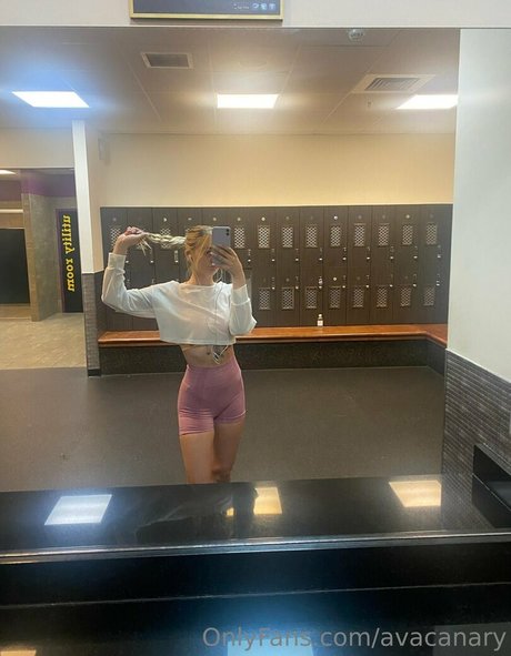 avacanary beautiful model photos