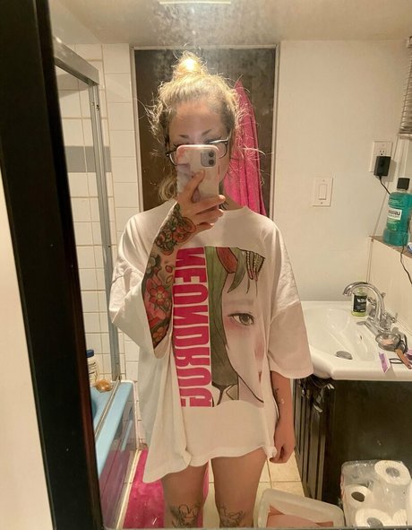 vixxshi nudes pornstar pic