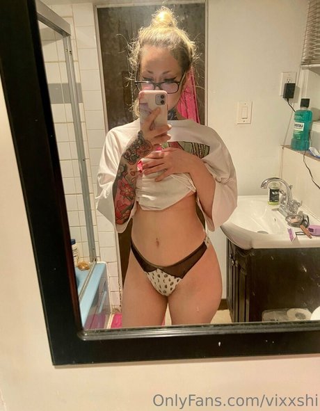 vixxshi naked pornstar archive