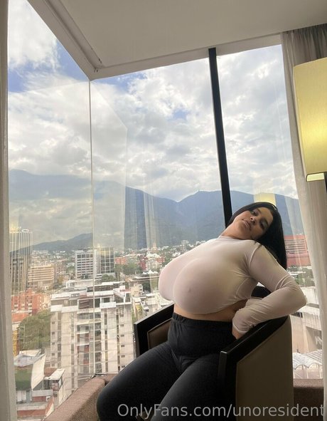 unoresident sexy actress image