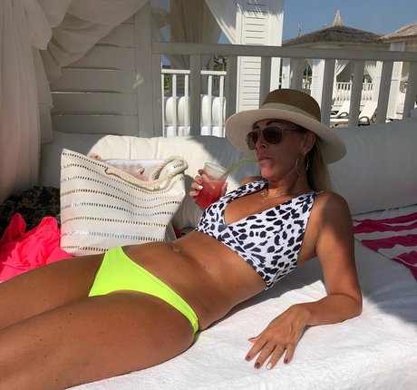 Lorna Gilly xxx pornstar photo