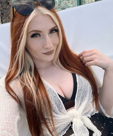 voxytwitch pornstar nude gallery