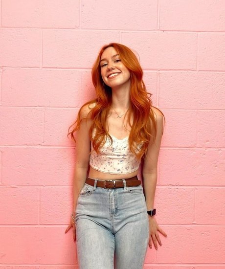 Ana Saia star best picture