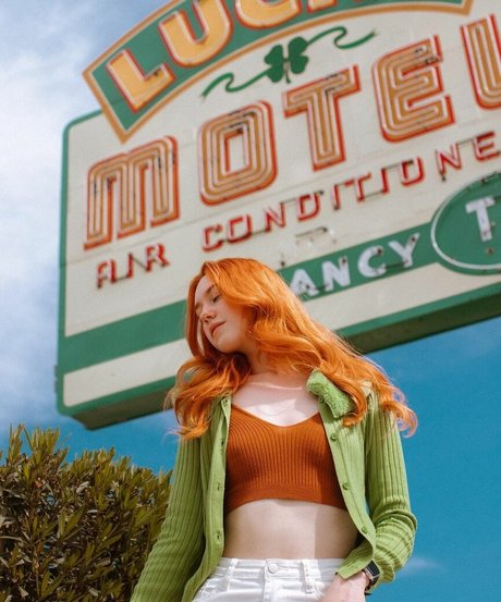 Ana Saia sexy star image