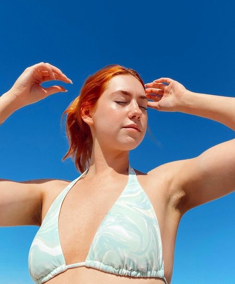 Ana Saia xxx model pictures