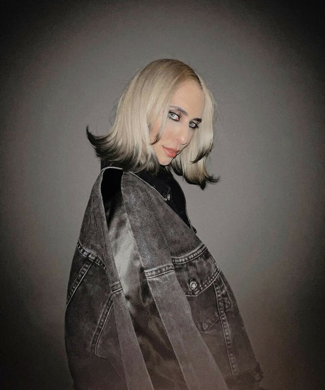 Hila Klein model galleries