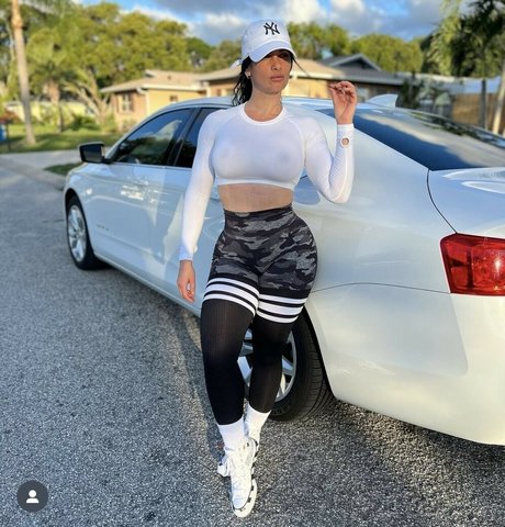 Cuban32 naked actress pic