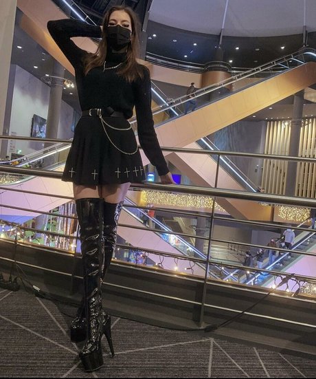 skinny asian onlyfans pornographic picture