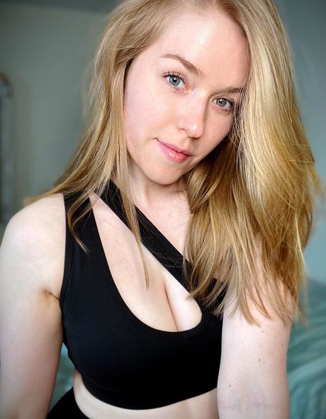 DatOtterGirl pornstar adult pics