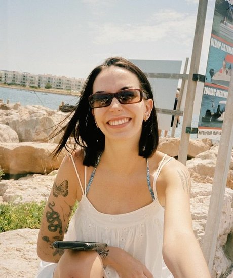 trimmed onlyfans top pictures