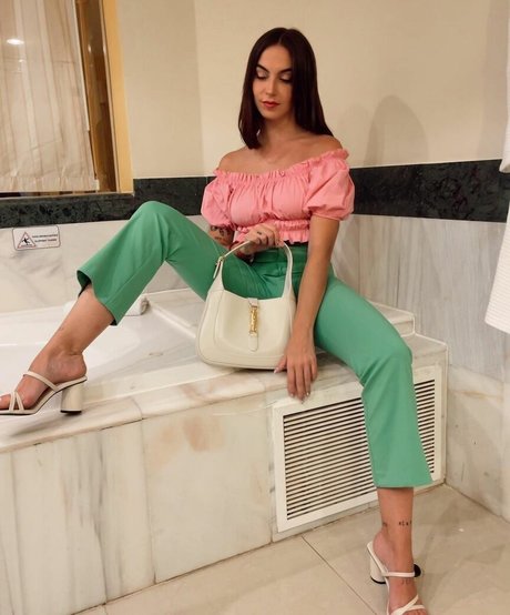 teacher milf onlyfans perfect photos