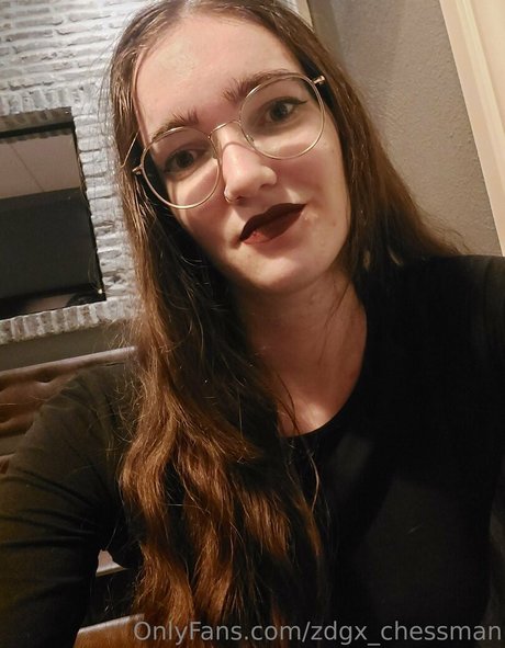 zdgx chessman pretty actress photos