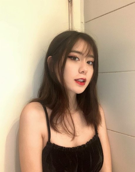 makeup artist onlyfans pretty image