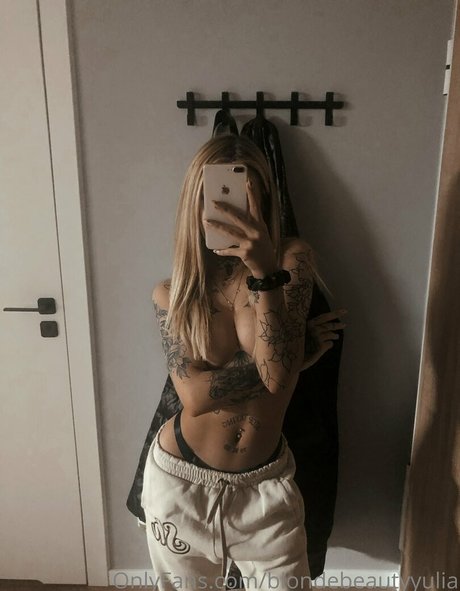 blondebeautyyulia erotic model gallery