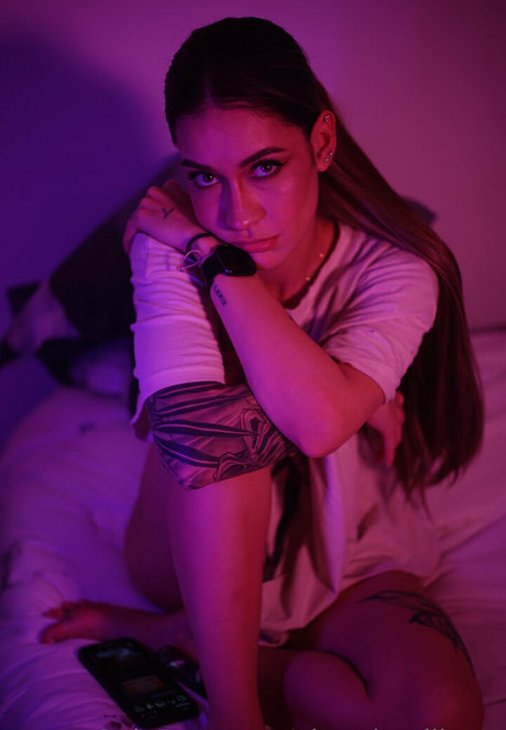 victoriamiller x free actress archive