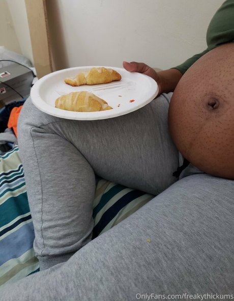 freakythickums art star pic