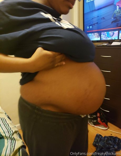 freakythickums perfect star picture