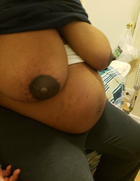 freakythickums model nudes pic