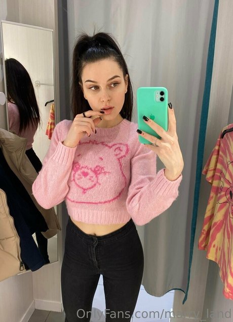 marry land xxx model pic