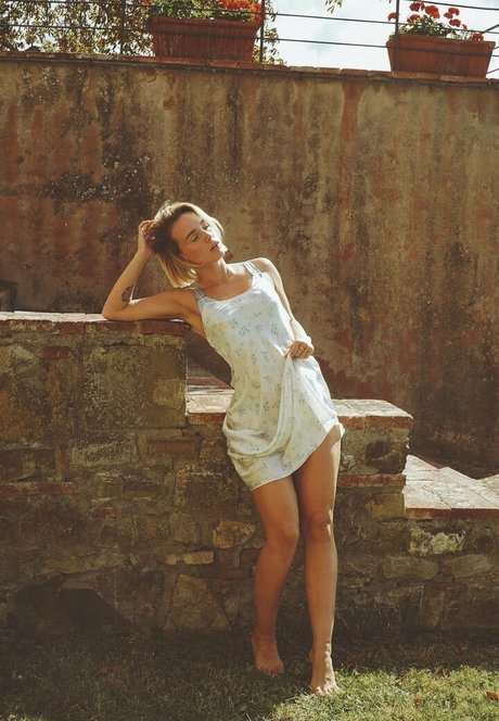 Juliaroemmelt sexy pornstar photo