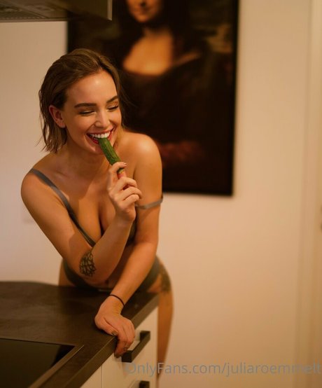 Juliaroemmelt free pornstar picture