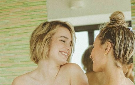 Juliaroemmelt model free images