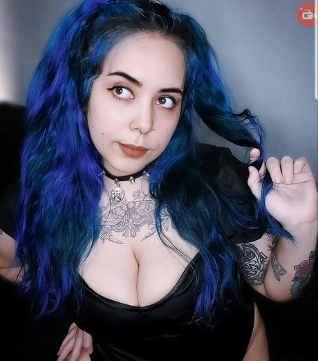 Karol Blue model perfect images