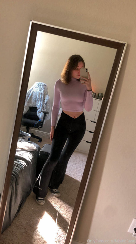 Fabled Fawn star sexy pics