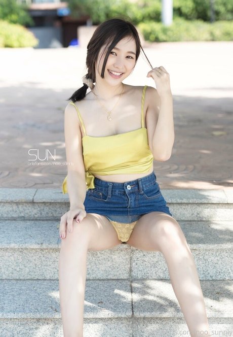 noo sunnly naked actress img