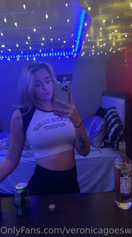 veronicagoeswild free model photos