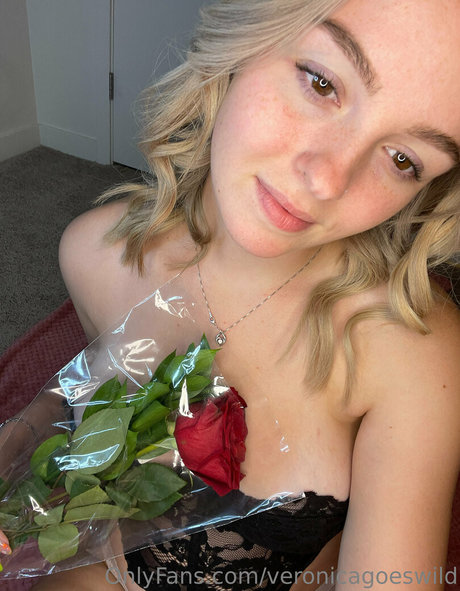 veronicagoeswild pornstar top img