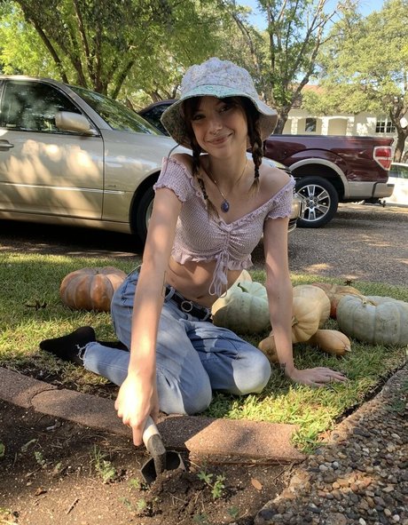 selflovesage exclusive actress gallery