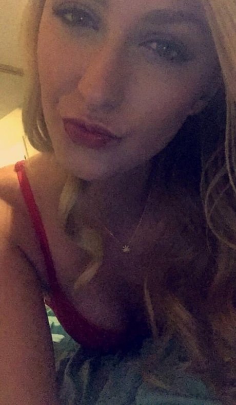 busty mom onlyfans porno images