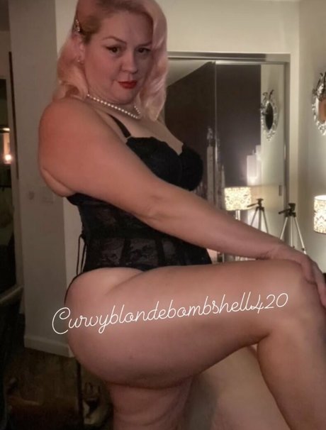 curvyblondebombshell420 model best pics
