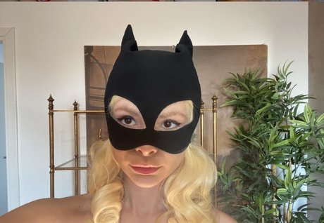 pisica nude star picture