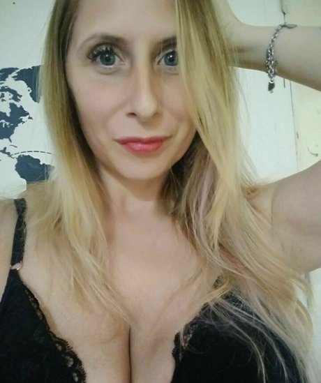 Rominavc model exclusive gallery