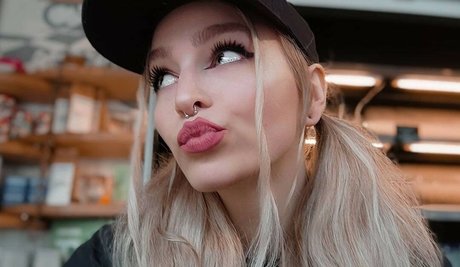 Dahlia Rex sexy pornstar img