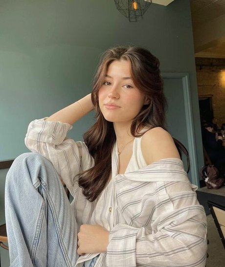 Ava Rose Beaune star adult photo