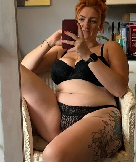 Della M high quality model pictures