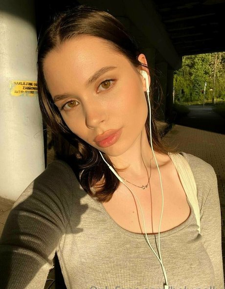 holy polly exclusive pornstar img