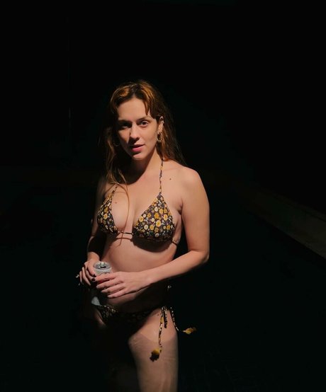 Sophia Abrahao model high quality photos