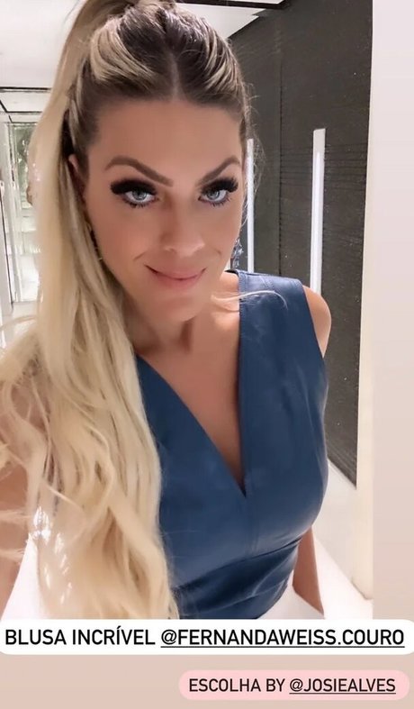 Renata Fan sexy model image