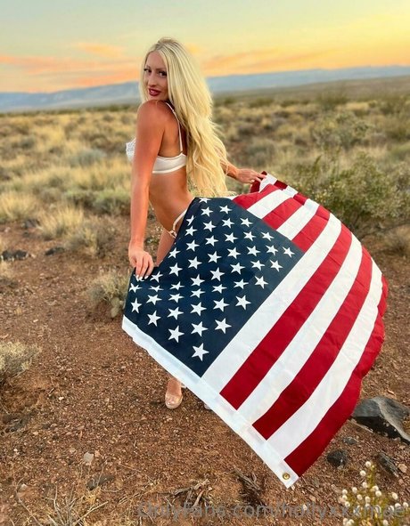 hollyxxxmae star porn img