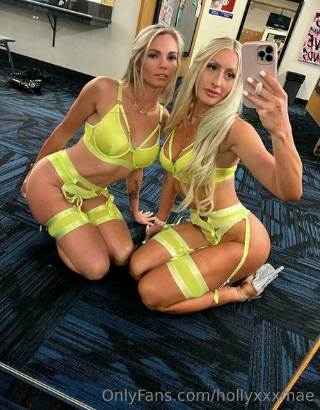 hollyxxxmae model art images